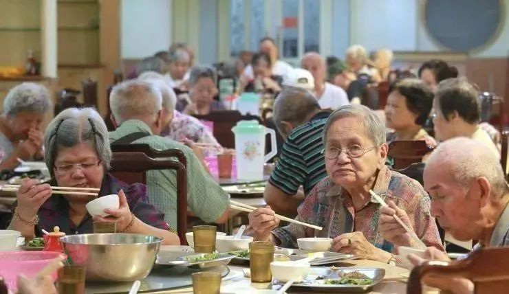 新加坡的老年人有一个独特的代名词：“乐龄”-腾讯新闻