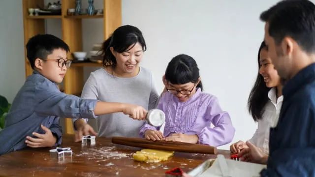 想要三胎或育有至少三个年幼孩子的家庭将获更多援助- 8world